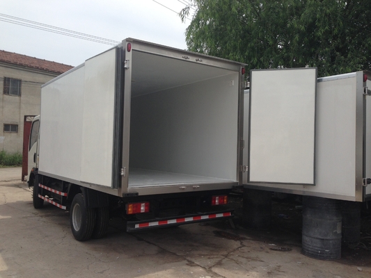 L'annuncio pubblicitario di bassa potenza di HOWO trasporta il congelatore su autocarro di frigorifero Van Box Truck per carne